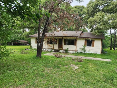 Single Family Residence in Huntsville TX 7 Sowell Lane.jpg