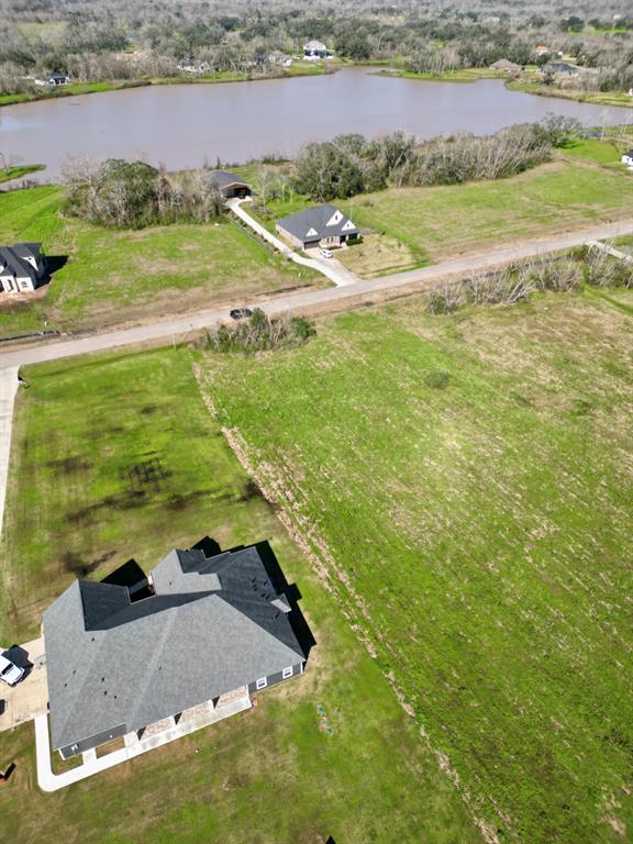 311 Lakeview Drive, Angleton, Texas image 16