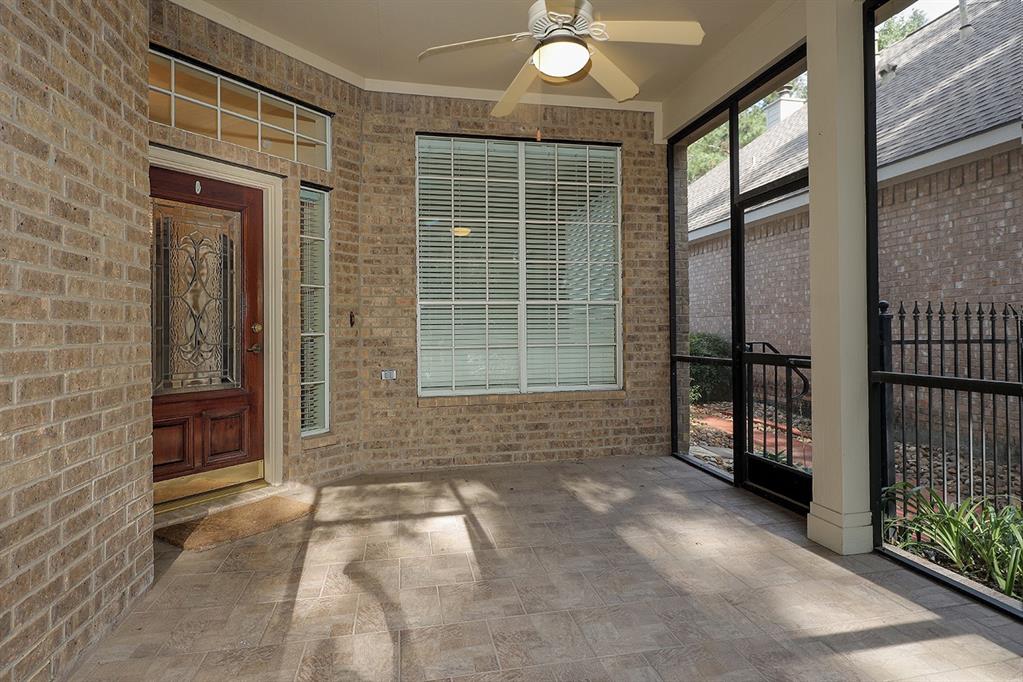 179 Victoria Glen Drive, The Woodlands, Texas image 3