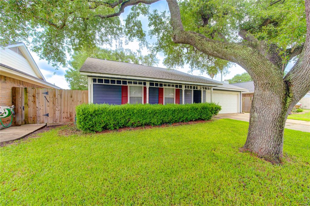 3711 Clover Meadows Street, Pasadena, Texas image 3