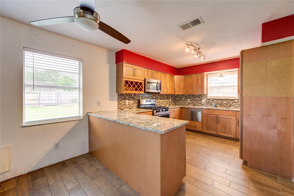 3711 Clover Meadows Street, Pasadena, Texas image 10