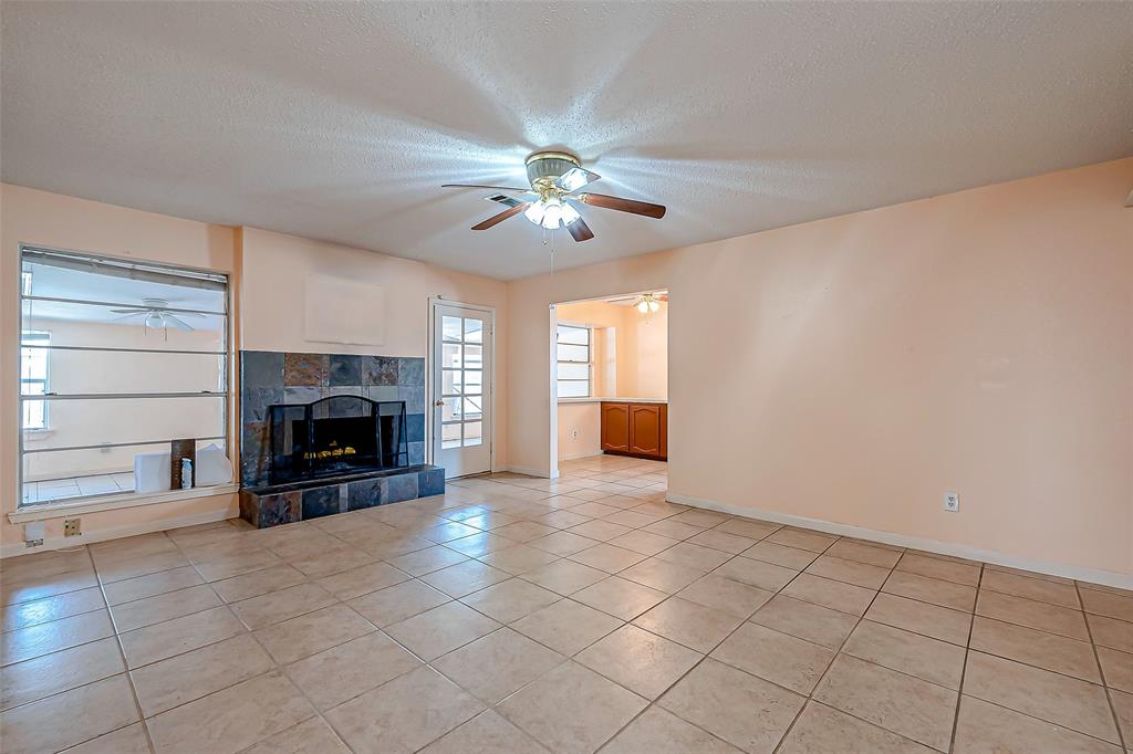 11014 Broken Sky Drive, Houston, Texas image 5