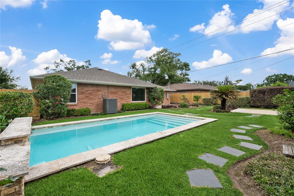 1506 Foxwood Road, Houston, Texas image 36