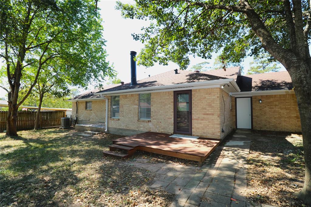 211 N 12th Street, Highlands, Texas image 42