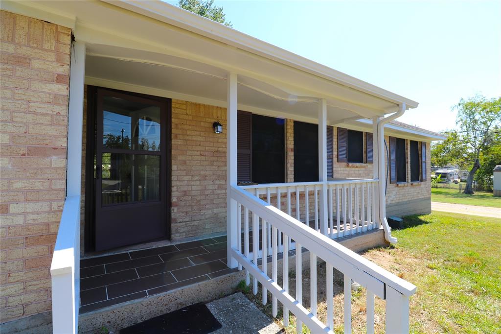 211 N 12th Street, Highlands, Texas image 43