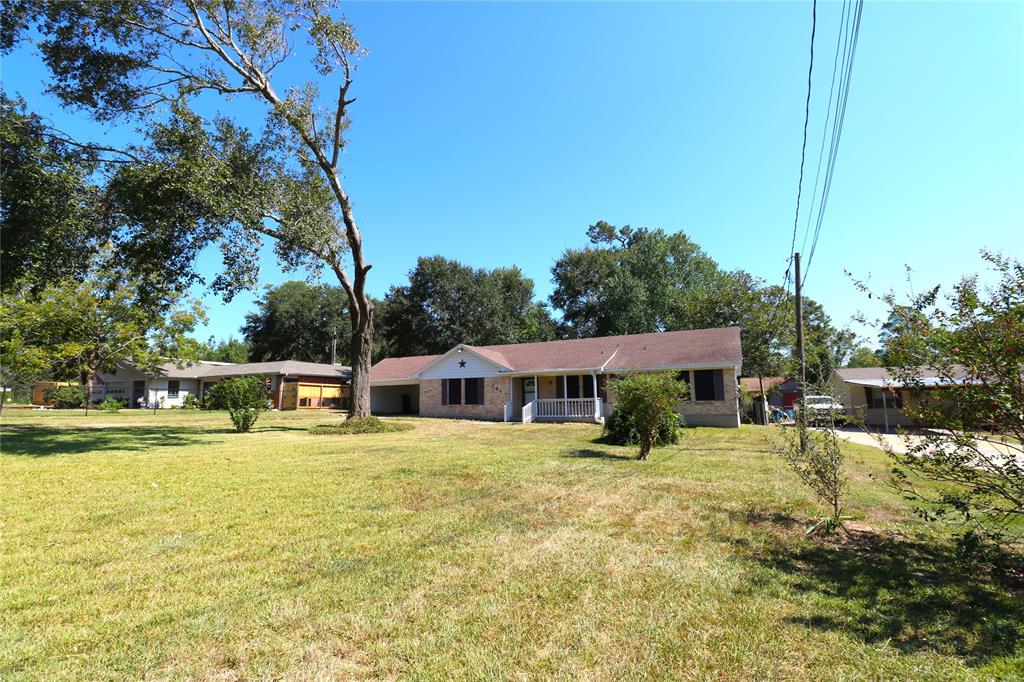 211 N 12th Street, Highlands, Texas image 4