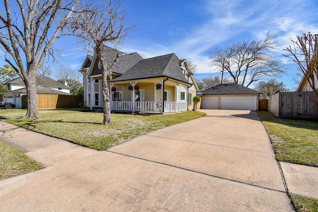 1911 Plantation Drive, Richmond, Texas image 2