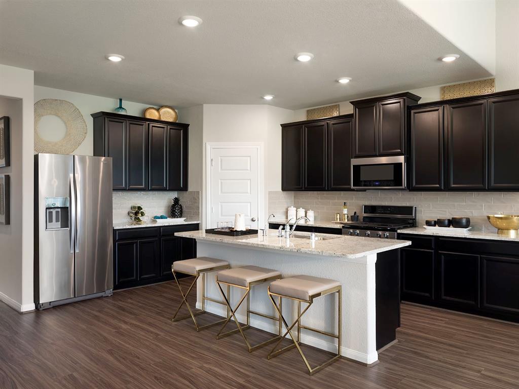 5132 Magnolia Spring Drive, Pearland, Texas image 2