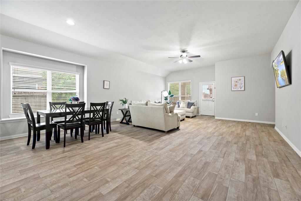 13215 Dover Bluff Drive, Rosharon, Texas image 10
