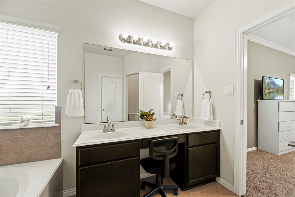 13215 Dover Bluff Drive, Rosharon, Texas image 18
