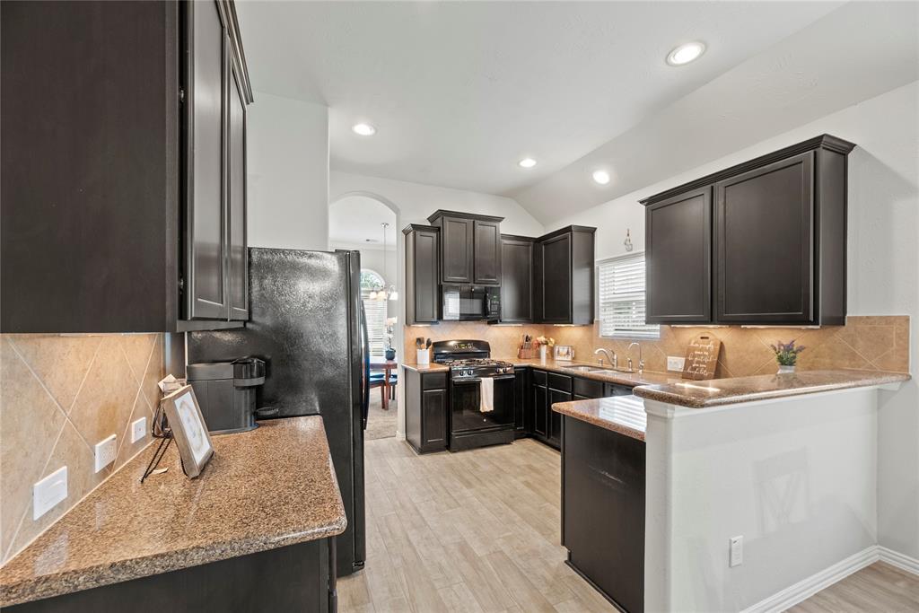 13215 Dover Bluff Drive, Rosharon, Texas image 11