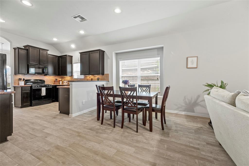 13215 Dover Bluff Drive, Rosharon, Texas image 9