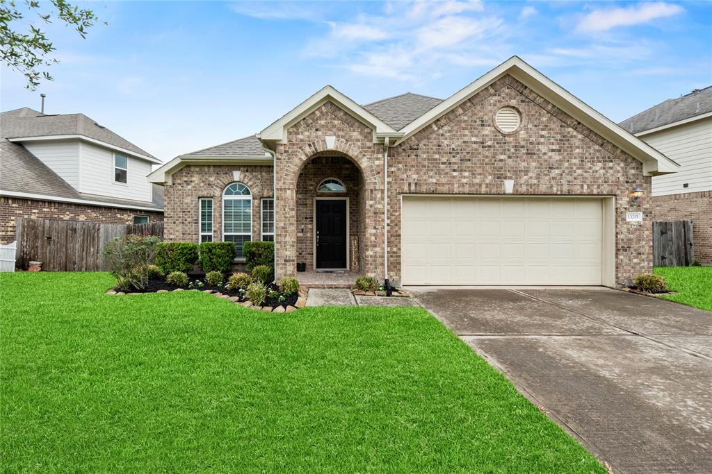 13215 Dover Bluff Drive, Rosharon, Texas image 30