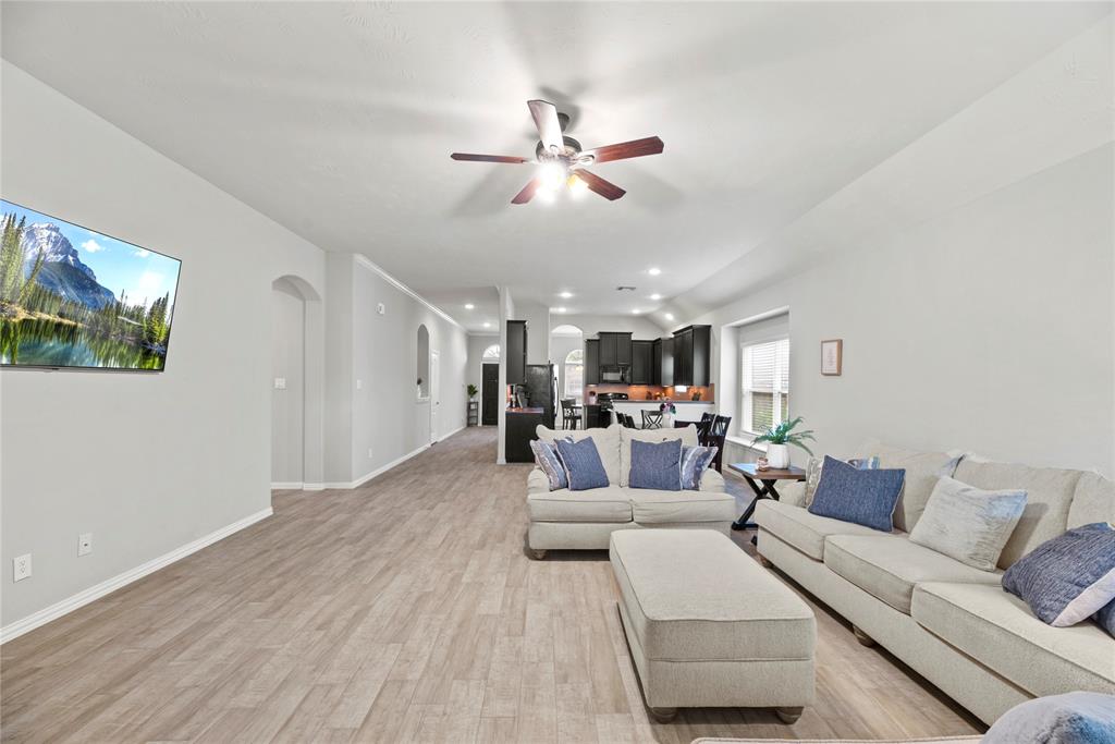 13215 Dover Bluff Drive, Rosharon, Texas image 7