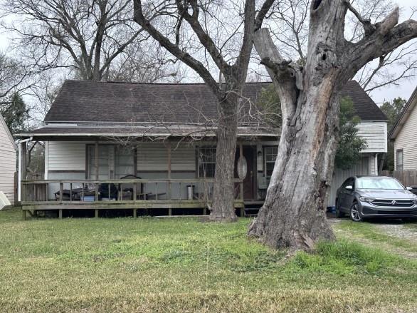 153 Hilldale Drive, Nederland, Texas image 1