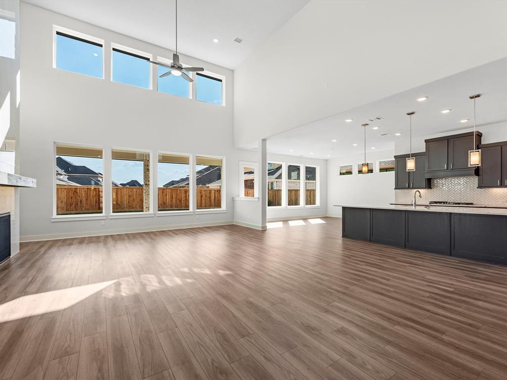 10819 Rosary Pea Lane