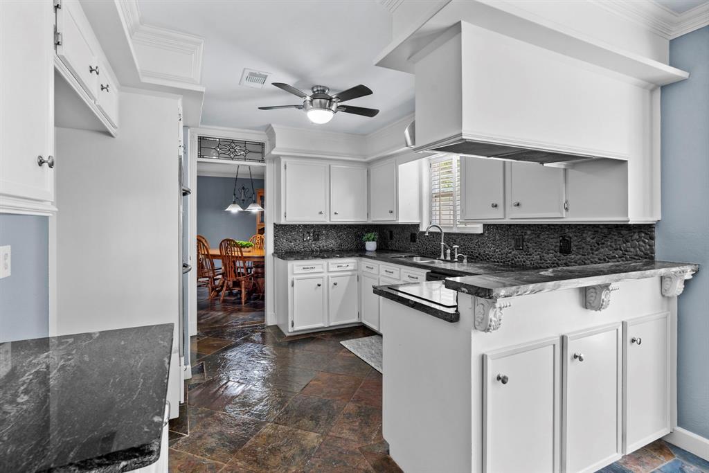 3927 Point Clear Drive, Missouri City, Texas image 14