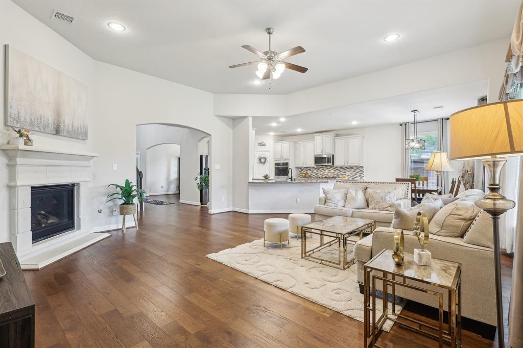 3403 Majestic Pine Lane, Rosenberg, Texas image 9