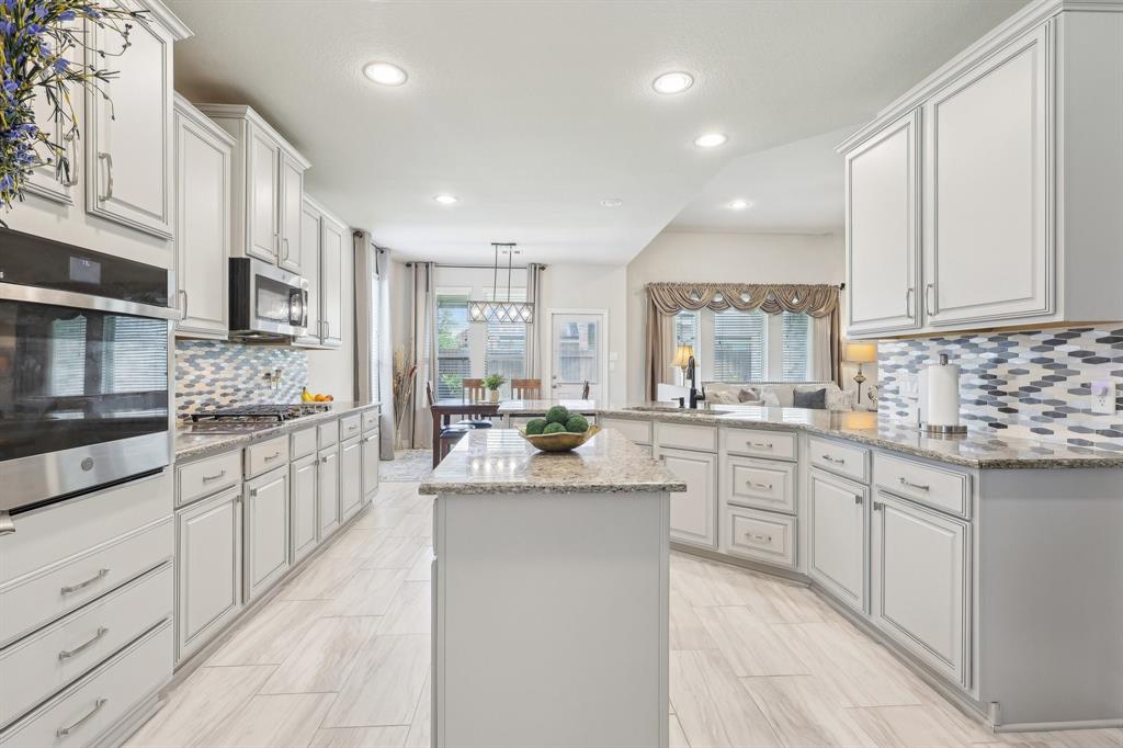 3403 Majestic Pine Lane, Rosenberg, Texas image 15