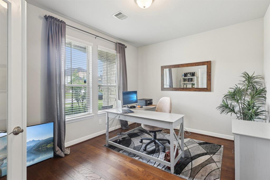 3403 Majestic Pine Lane, Rosenberg, Texas image 17