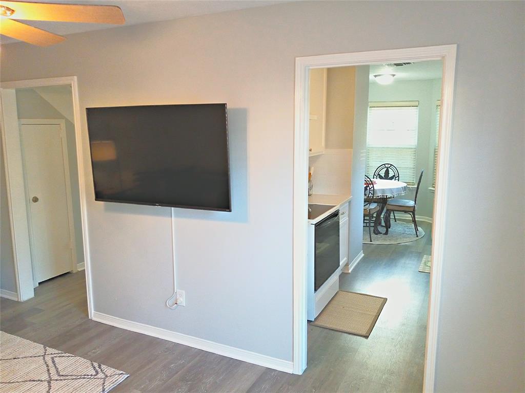 800 Country Place Drive #909, Houston, Texas image 5