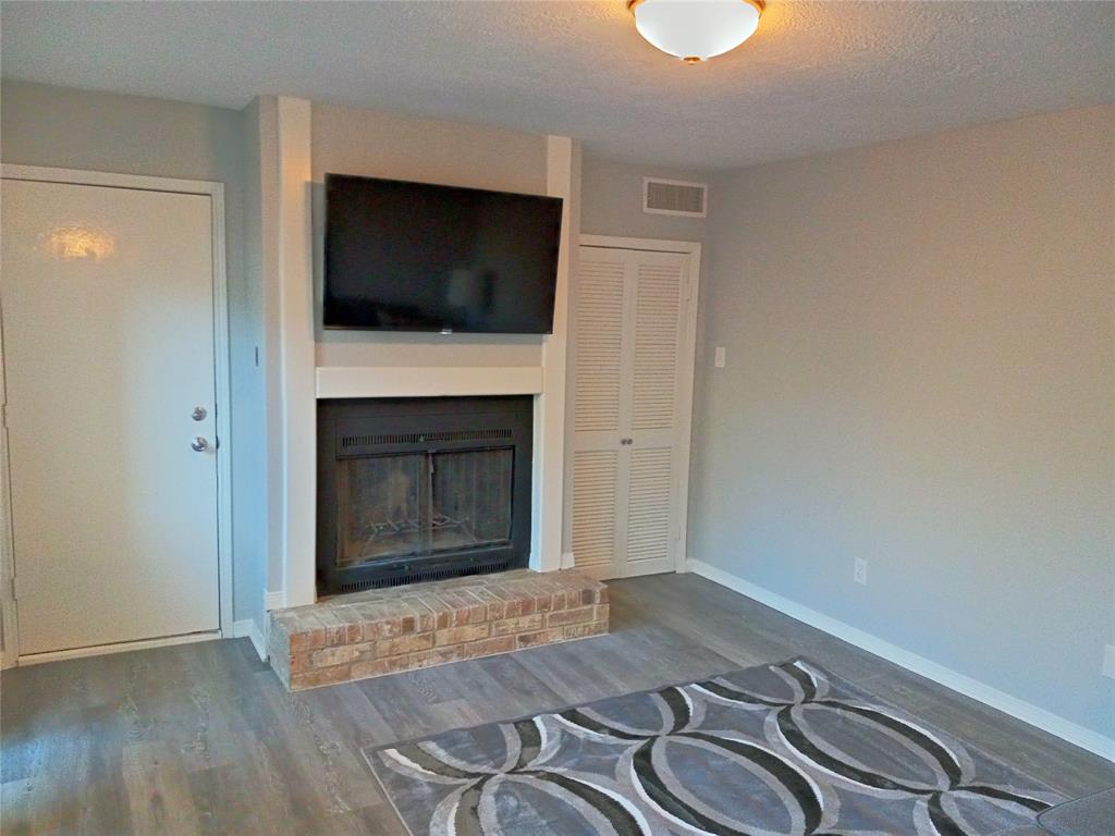800 Country Place Drive #909, Houston, Texas image 16