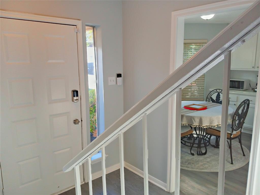 800 Country Place Drive #909, Houston, Texas image 2