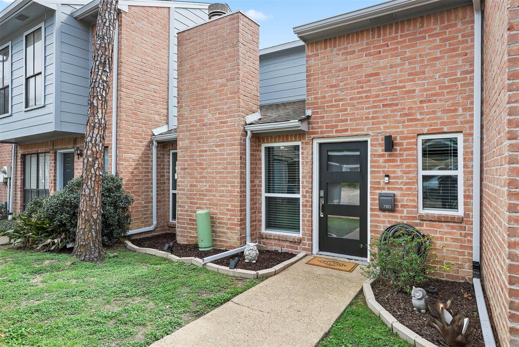 View Houston, TX 77008 townhome