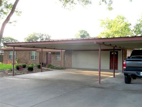 A home in El Campo