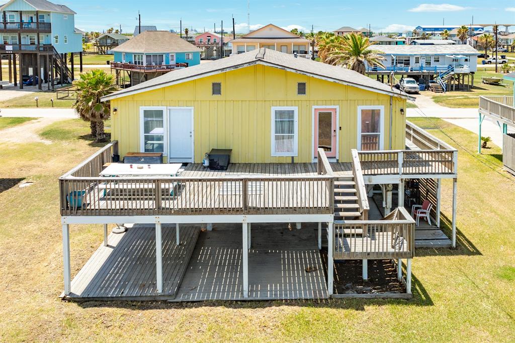 315 Seashell Drive, Surfside Beach, Texas image 2