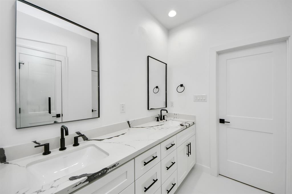 5029 Broom Street #B, Houston, Texas image 21