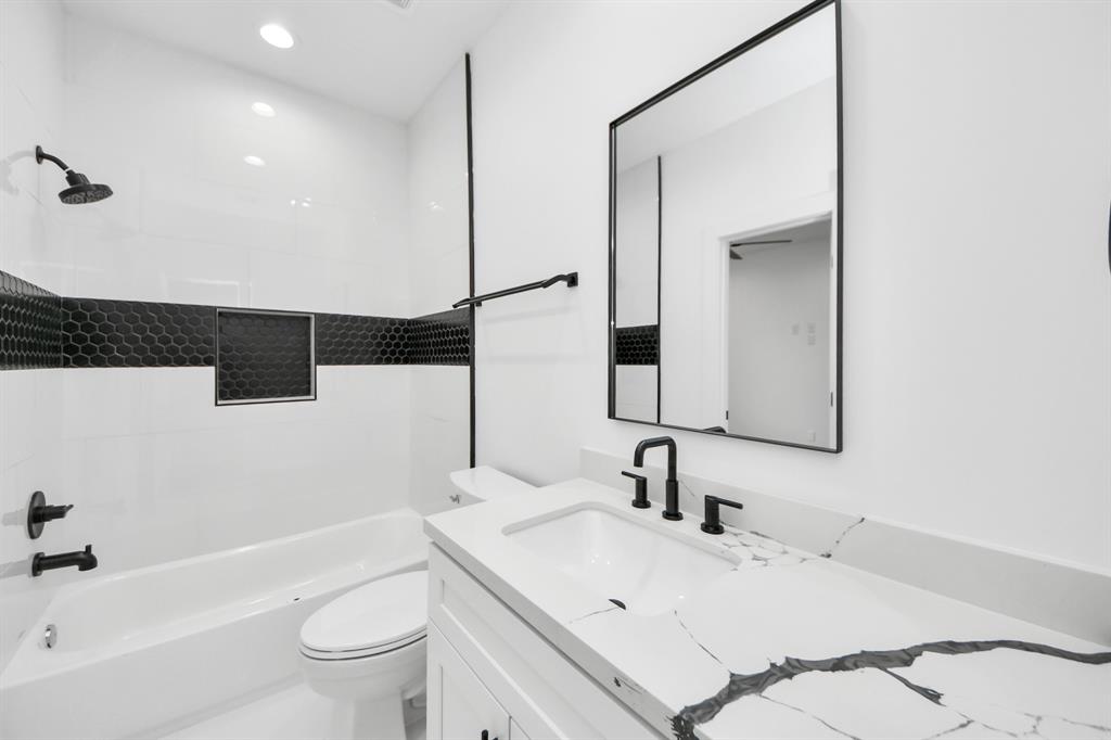 5029 Broom Street #B, Houston, Texas image 28