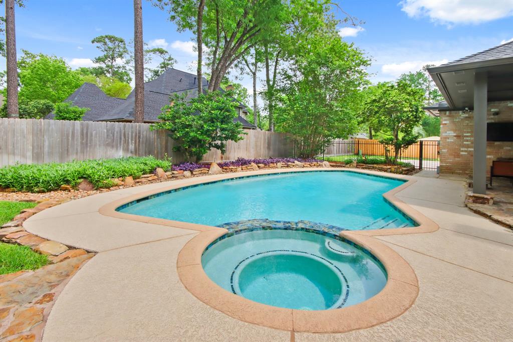 1814 Seven Maples Drive, Kingwood, Texas image 36