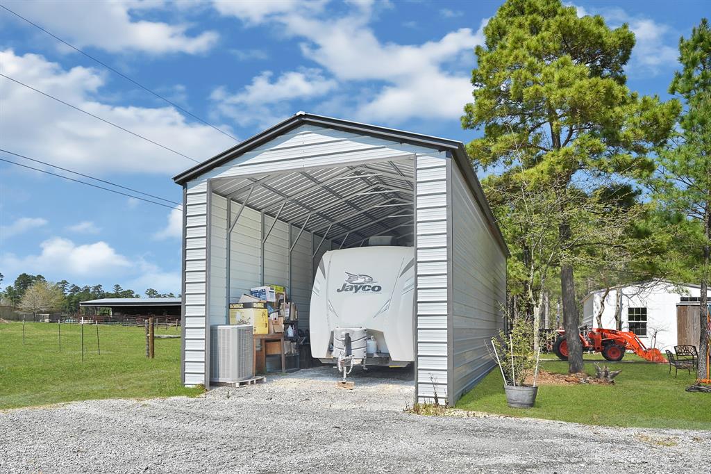 1022 Fm 1696 Road, Huntsville, Texas image 34
