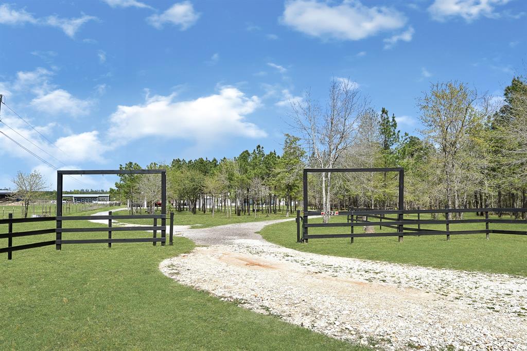 1022 Fm 1696 Road, Huntsville, Texas image 3