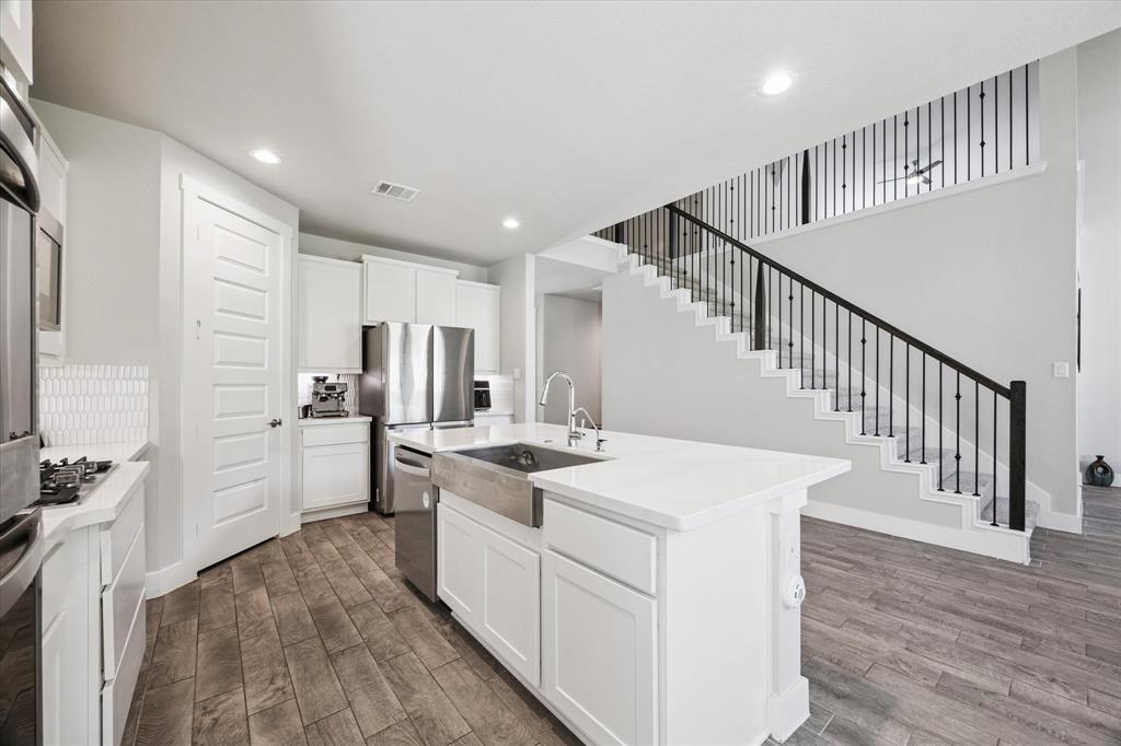 2568 Ravenna Court