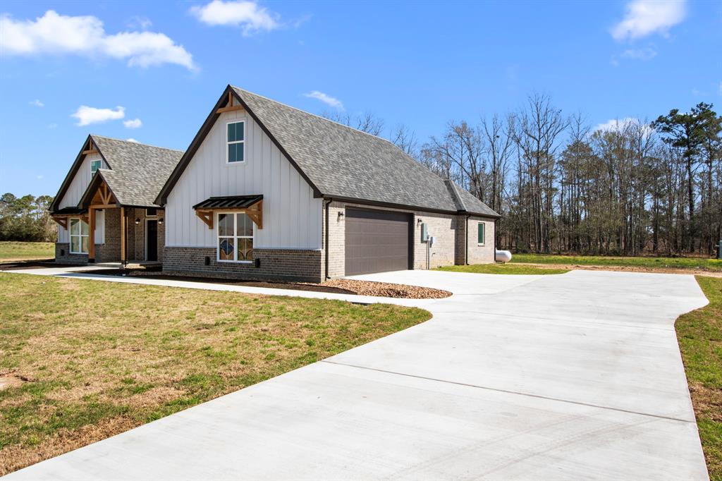 1096 Allie Lane