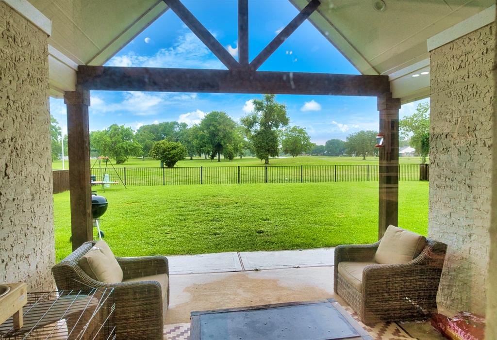 455 Green Meadows Drive, West Columbia, Texas image 29