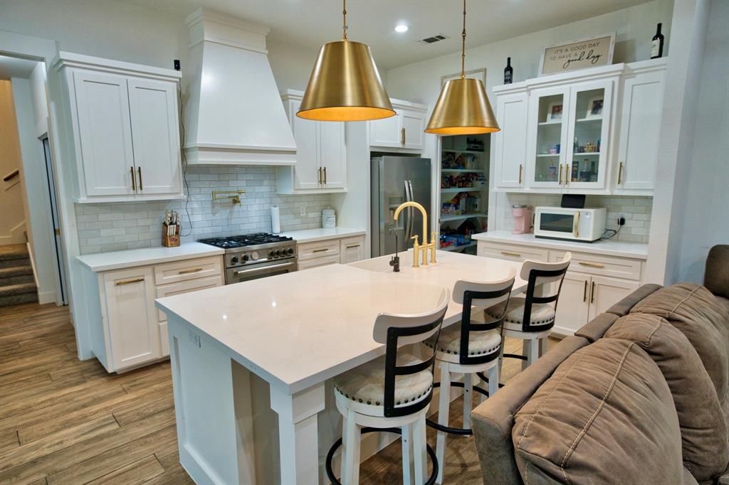 455 Green Meadows Drive, West Columbia, Texas image 9