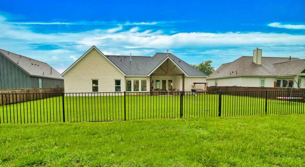 455 Green Meadows Drive, West Columbia, Texas image 25