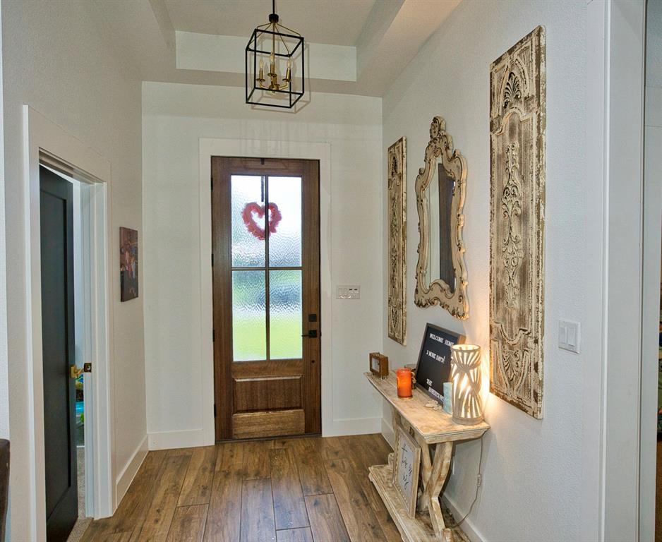 455 Green Meadows Drive, West Columbia, Texas image 3