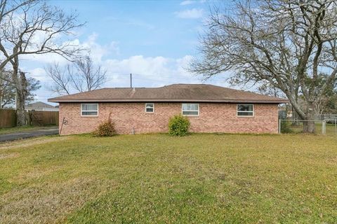 A home in Anahuac