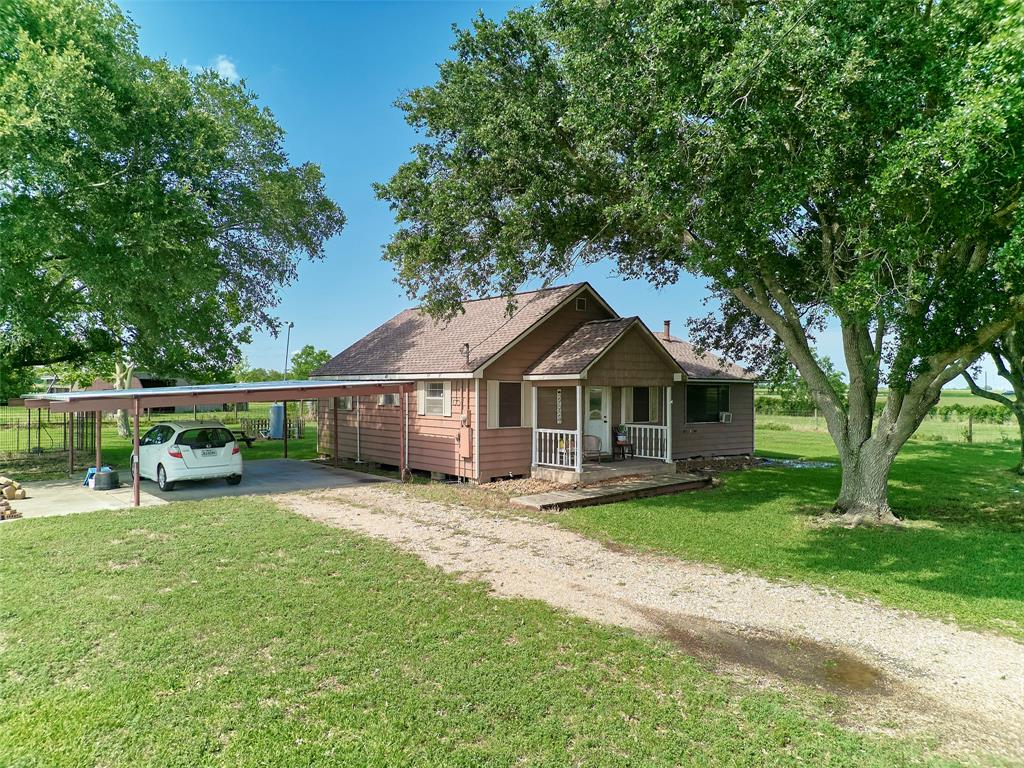 27924 County Road 21, Damon, Texas image 4