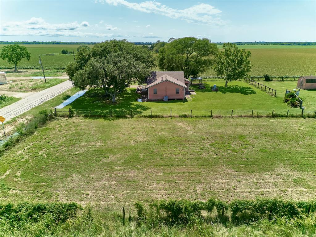 27924 County Road 21, Damon, Texas image 34