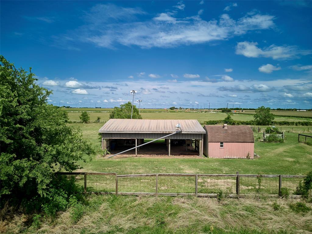 27924 County Road 21, Damon, Texas image 31