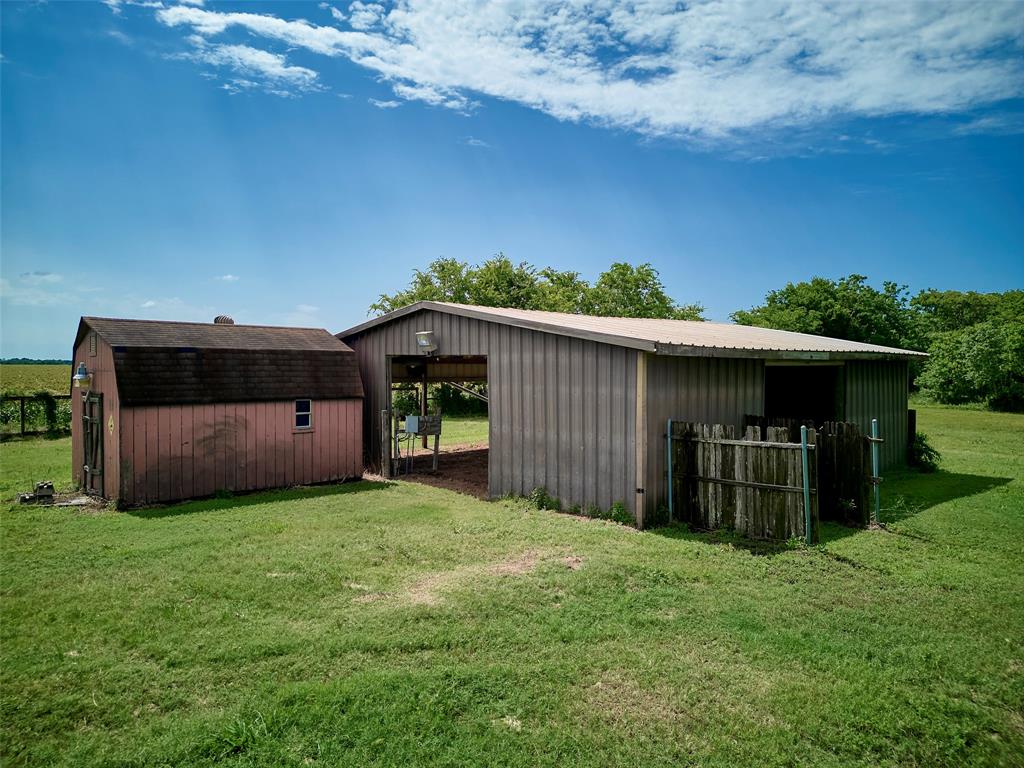 27924 County Road 21, Damon, Texas image 33