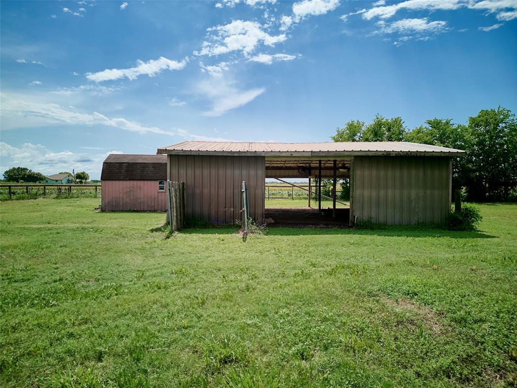 27924 County Road 21, Damon, Texas image 32