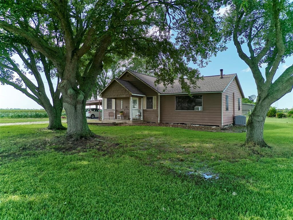 27924 County Road 21, Damon, Texas image 3