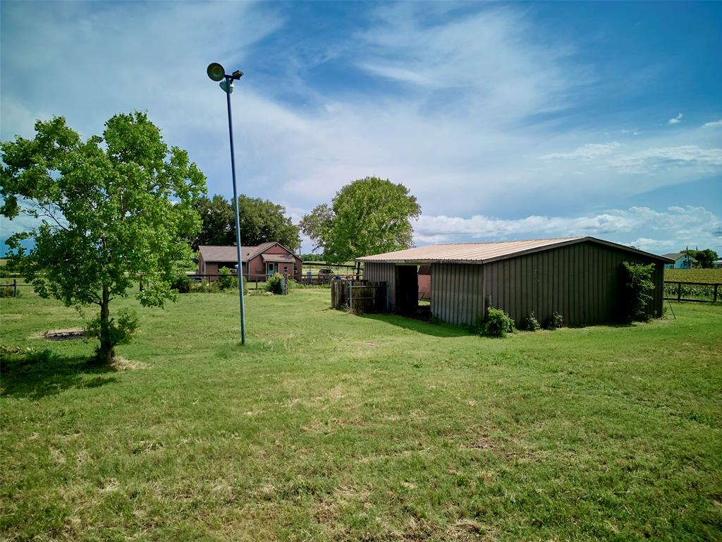 27924 County Road 21, Damon, Texas image 28