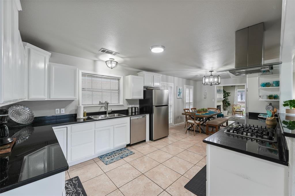 9 South Shore Drive, Galveston, Texas image 10